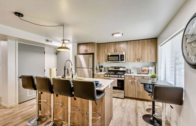 Charming 2BR w King Queen Close to SLC - Foto 5