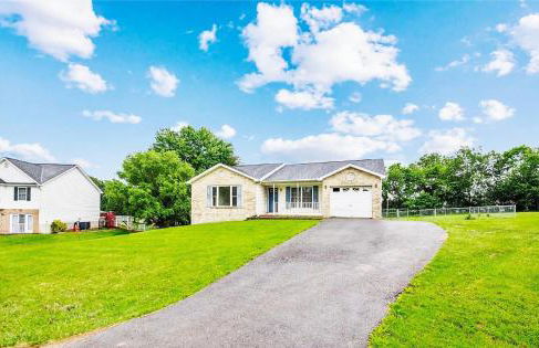 Pristine 3BR & 2bath Ranch style Near I-81 Hospitals & Downtown Martinsburg - Foto 4