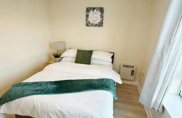 Waterfront Quayside Apartment with secure parking & lift, Ideal for Mobility Users - Foto 23
