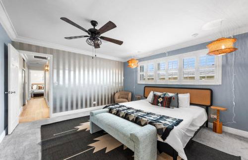 Centrally Located 4BD Oasis with Pool & Movie Patio - Foto 6