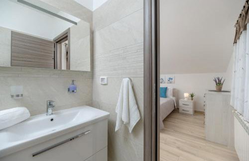 Modern Villa San Martino Heated Pool, Jacuzzi & Privacy - Foto 28