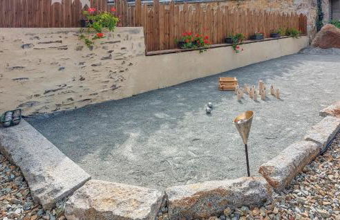 Stunning Home In Neuilly Le Vendin - Photo 9