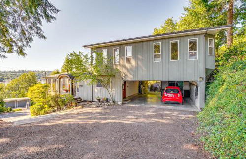 Gig Harbor Home Large Deck, Outdoor Dining Area - Foto 34
