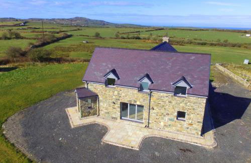 Llanddygfael Hir - Photo 1