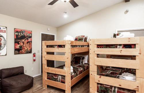 Midtown Riverfront by Ruidoso Vacation Rentals - Foto 28