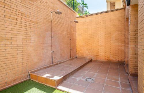 Seaside stay with large terrace, pool & parking REMS - Foto 32