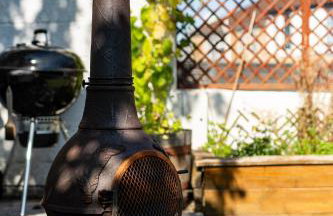 Charming Family Home with Stoves, Garden & Parking - Foto 20