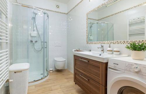 Stylish villa with swimming pool and garden - Foto 25