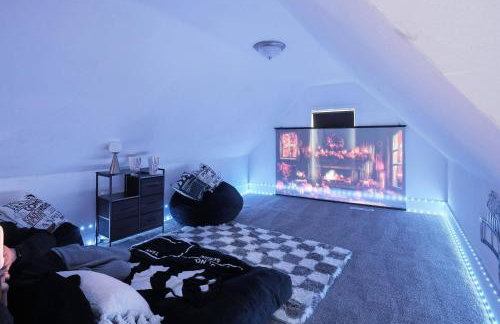 Brand NEW King Suite| Movie/Game Room| Coffee Bar - Foto 7