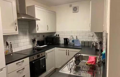 Cosy 2 Bed House - Sleeps 3 Parking & Garden - Foto 22