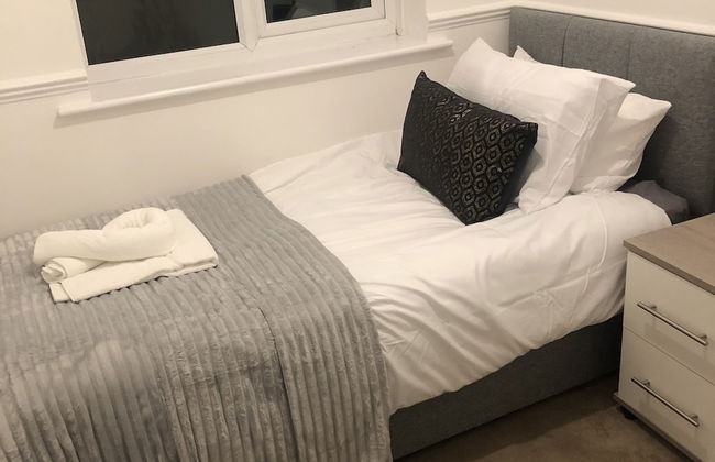 Lovely 3-bed House in Chafford Hundred - Photo 4