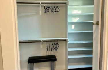 Upscale Modern Hill Country Home! Has it ALL! - Foto 72