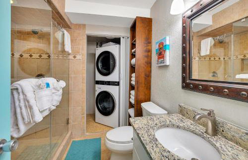 Steps to East Beach & Pet Friendly w/ 2 King Beds - Foto 36