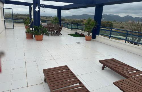 Ático 1ª línea con salida a playa - Foto 23