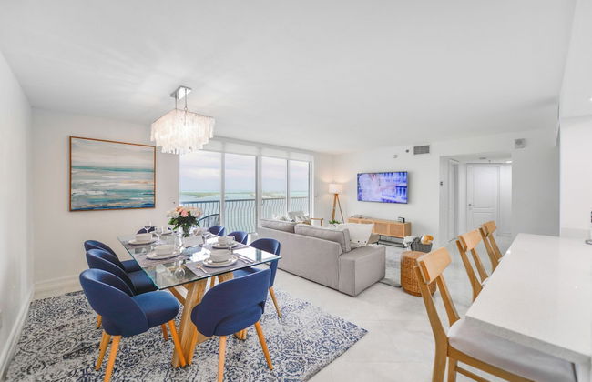 Sky High 31st Floor Condo W Parking - Foto 43