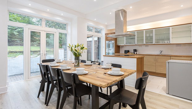 Pillo Rooms - Spacious 4 Bedroom Detached House close to Heaton Park - Foto 2, Imagem principal