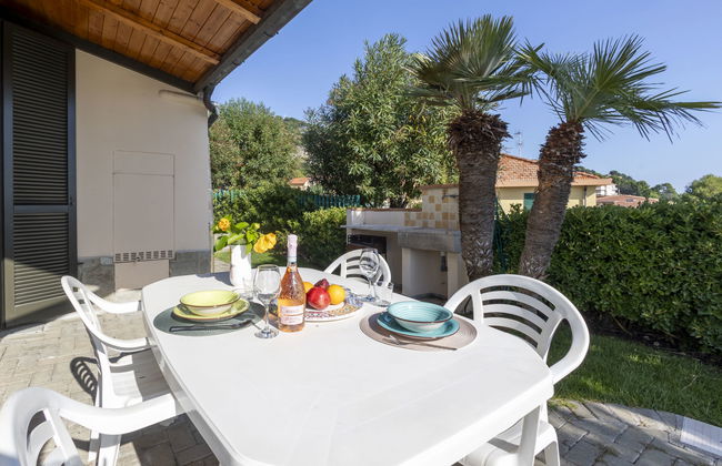 2 bedroom Apartment in Cipressa with swimming pool and garden - Photo 21