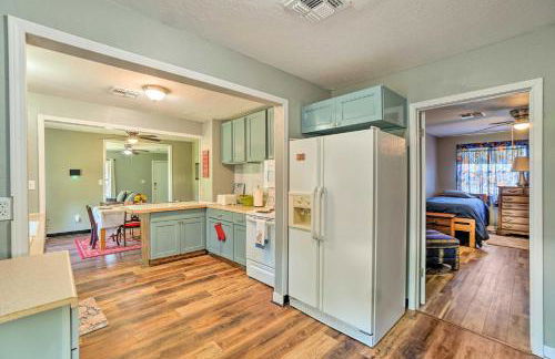 Centrally Located Lawton Home Dogs Welcome! - Foto 12