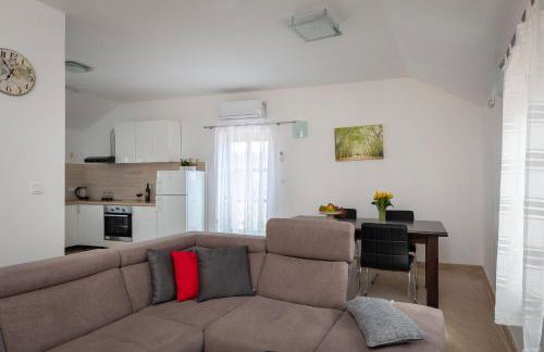 Luxury Stone Villa Nevija with heated pool - Photo 53