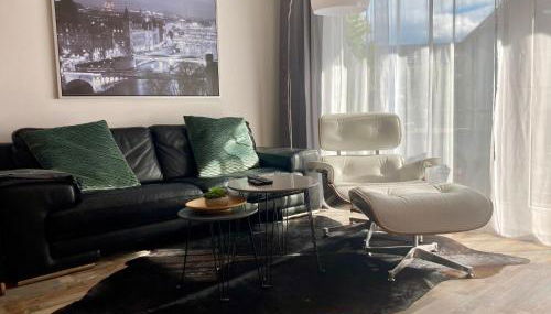 Living at Saarpartments -AdultsOnly- 2 Bedrooms, Kitchen - Business & Holiday Apartments for Long- and Short term Stay, 3 min to Train Station, Secure E-Bike Parking! - Foto 1