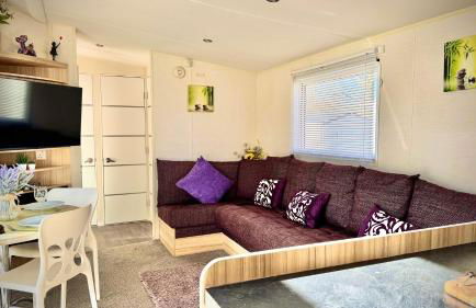 Marton Mere - 3 Bedroom Caravan- by Holiday Homes - Photo 34