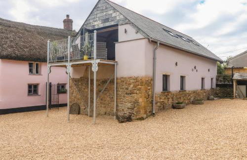 Becket's Barn - Photo 1