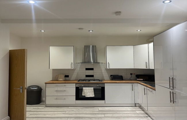 Charming 1-bed Apartment in Walton on the Naze - Photo 9