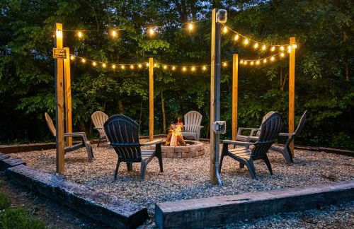 Hot Tub, Game Room and Fire Pit Canton Log Cabin - Foto 34