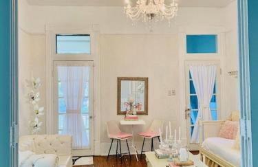 4BR 3 BA HUGE, Balcony, Cemetery, Streetcar sleeps 8! - Photo 76