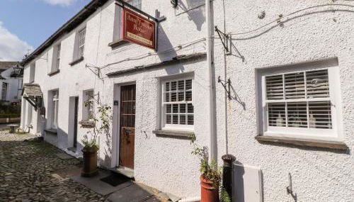 Ann Tysons House - Photo 1