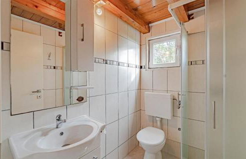 Nice Home In Postup With Sauna - Photo 31