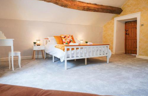 Bulls Head Historic Home With Garden And Hot Tub - Photo 14