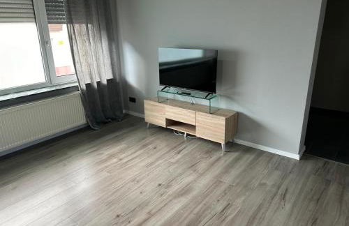 Gemütliche Ferienwohnung mit 1 Schlafzimmer, Wohnzimmer mit Schlafcouch & voll ausgestattete Küche - Foto 3