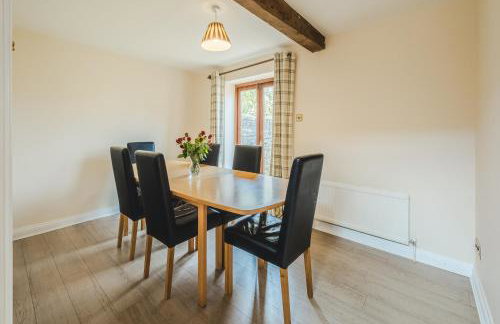 Spacious Cotswolds Barn - 4 Bedrooms, Perfect for Families - Foto 6