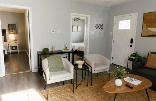 "The Homestead" UPSCALE STAY - Downtown with Yard - Foto 22