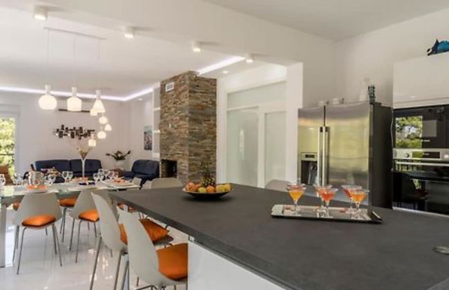 Modern & Stylish Villa With Private Pool - Foto 7