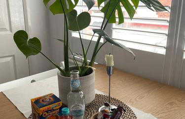 Hoole House- Bright and modern 2 bedroom house, close to Chester train station and the City Centre - Photo 29