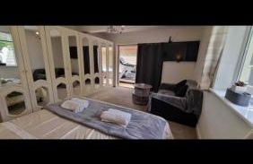 3 Bedroom Bungalow with great Sea Views, Private Hot Tub & Gardens - Foto 64