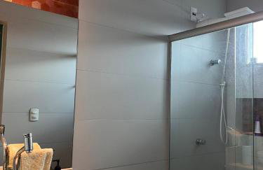 Modern 2-Suite Apartment with Gourmet Balcony - Foto 10