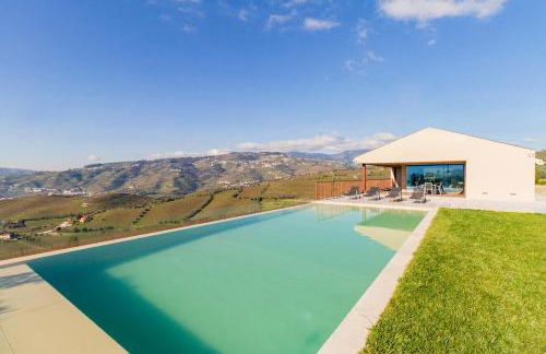 Douro Valley Luxury Home with Vineyard and Infinity Pool - Photo 8