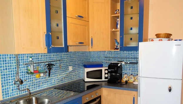 Bright and Stylish Apartment With Balcony and Sea View - Foto 5, Cocina privada