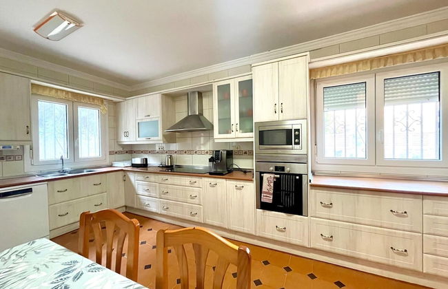 Villa in Roquetas Near Beach & Pool - Foto 12