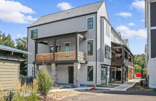 Luxe by the Lake - Pool Access - Photo 54