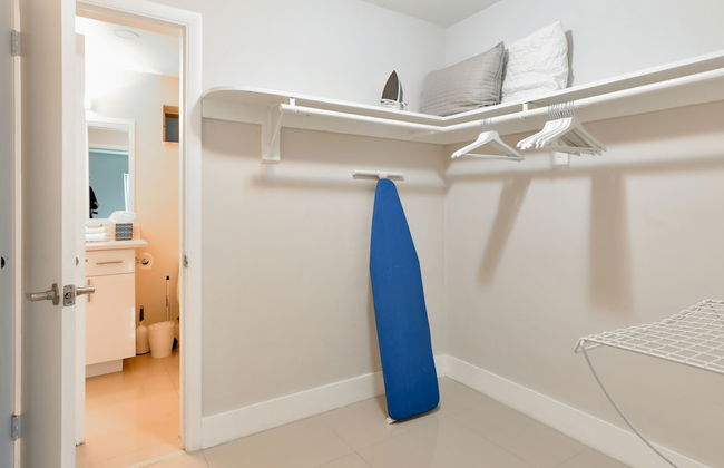 Artrageous on the river By RocketStay - Photo 44