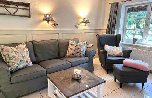 Sky & Sand Homes Sturmmöwe I Reetdach-Refugium mit Parkgarten in SPO - Photo 2