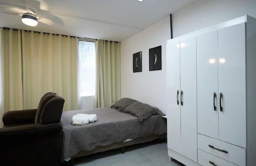 09 - ESTÚDIO COMPLETO com Ar condicionado, Cozinha, Vaga de garagem, bem localizado, próximo ao LifeCenter - Foto 34