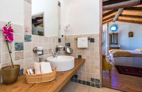 Amazing Home In Moscenice With Wifi - Photo 41