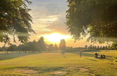 Spacious Flat! Sleeps 7, Pet Friendly and Parking - Photo 43