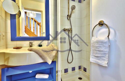 LocaLise au Guilvinec - A22 - Belle vue sur la mer, la piscine et le jardin - Tout à pied, plages, port, centre, commerces, marché - Wifi inclus - Animaux bienvenus - Linge de lit inclus - Foto 22