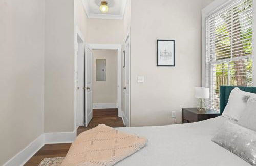 Renovated Dog Friendly Duplex Near Food & Fun Fully Fenced Yard and Private Parking - Foto 53